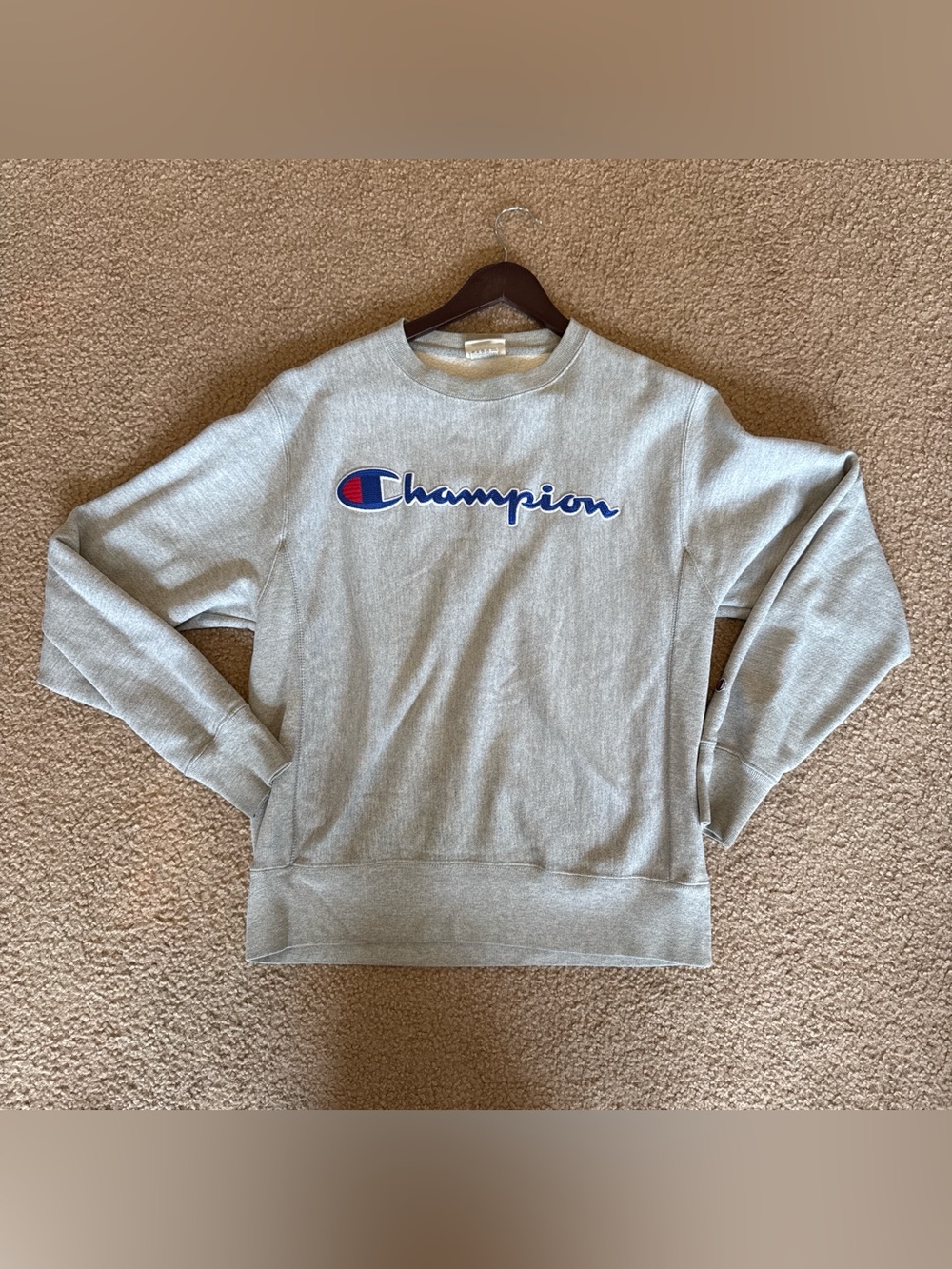 Men’s Champion grey crewneck sweatshirt